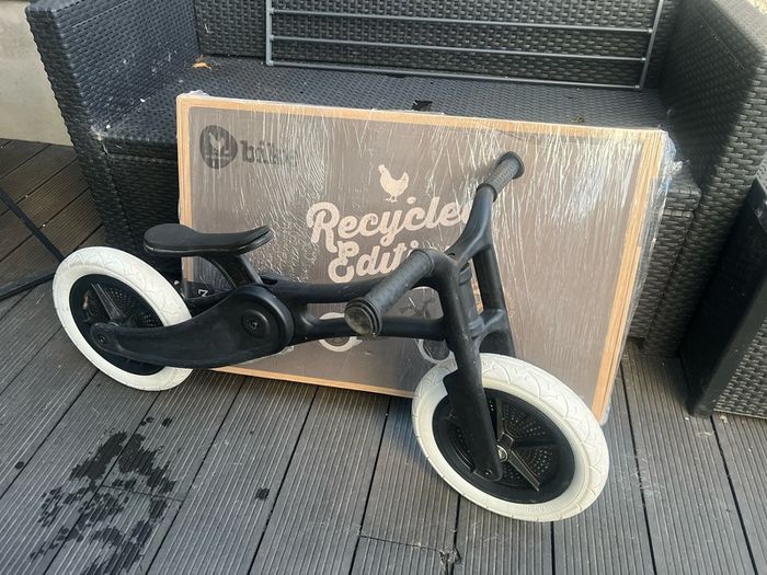 Wishbone balance bike