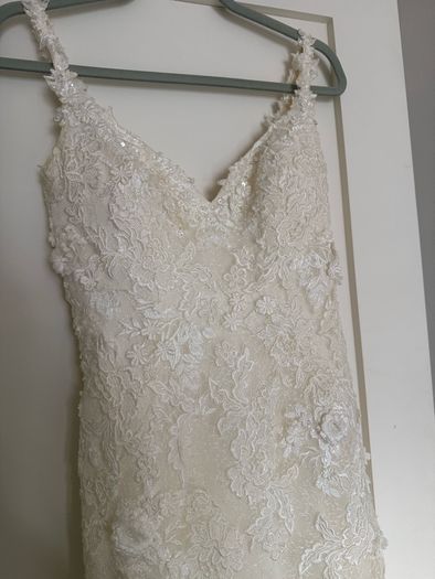 Romantica Collection wedding dress - size 10