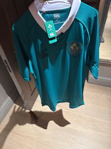 BNWT Canterbury