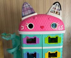 Gabby doll house Gabby's Dollhouse: The Movie Deluxe Interactive Meow-mazing Dollhouse Playset