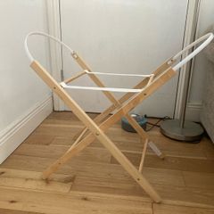 moses basket stand