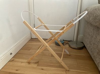 moses basket stand