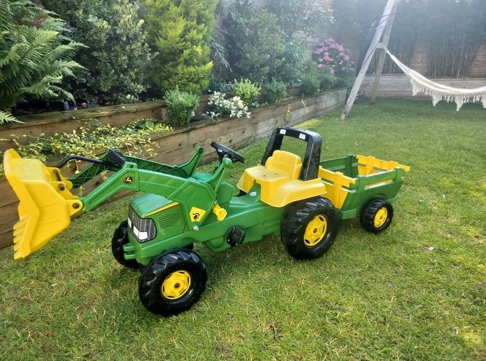 Rolly Junior John Deere with front loader and trailer