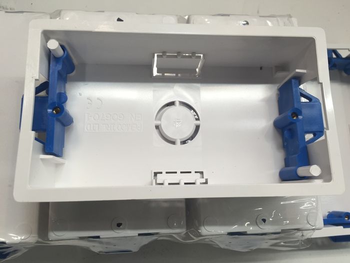 Twin Double Dry Line Boxes  35 mm deep Quantity 10
