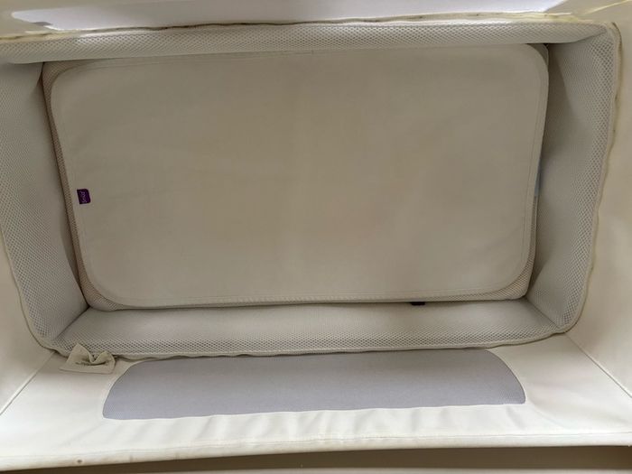 Snuzpod 4 beside crib (next to me)