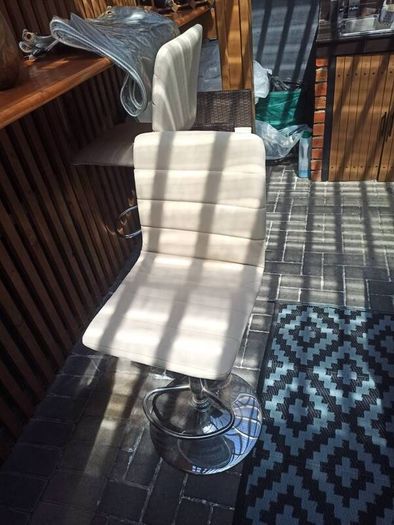 bar stool