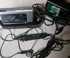 Sony Walkman NW-HD1 Silver (20GB) Digital Media Player (works well)