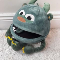 The Puppet Company Baby Monsters Green Monster Hand Puppet approx 20 cm. (without legs) The color is a bit different from the pictures Used Please see photos
