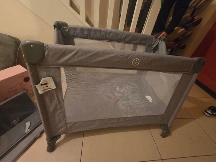 travel cot never used , will come with mattress