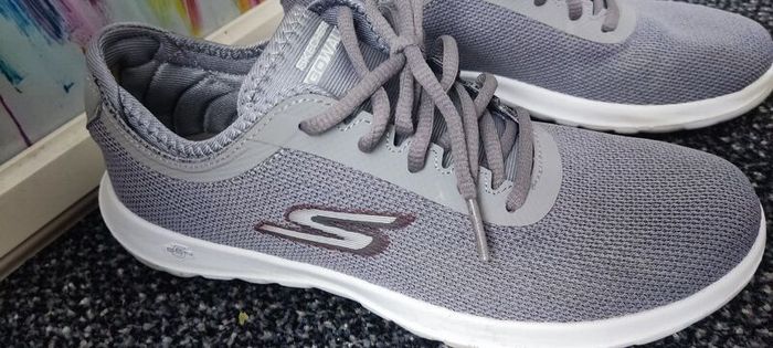 skechers trainers