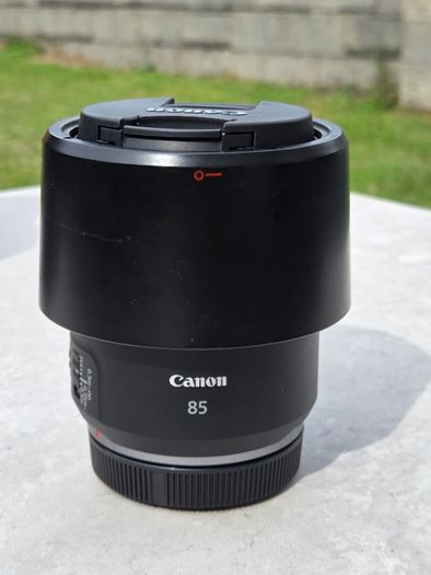 Canon RF 85mm f/2.0 Macro IS STM
