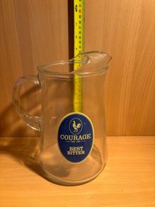 Pub jug Courage