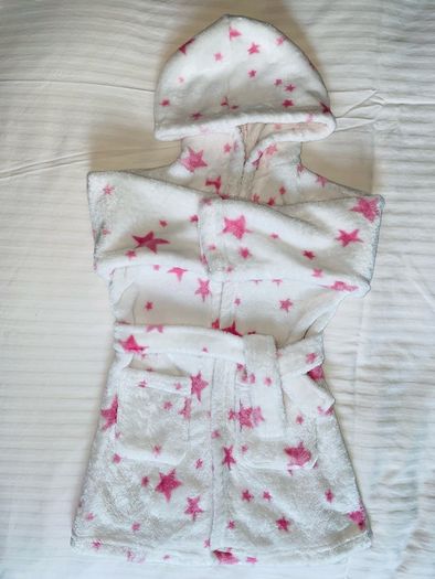 Soft white dressing gown with pit stars