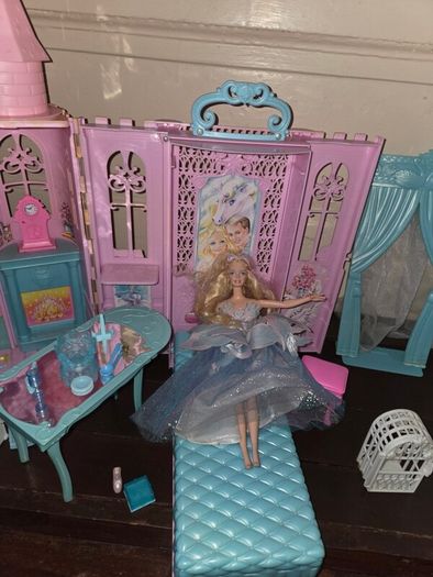 2003 Barbie Swan Lake Enchanted Castle Set