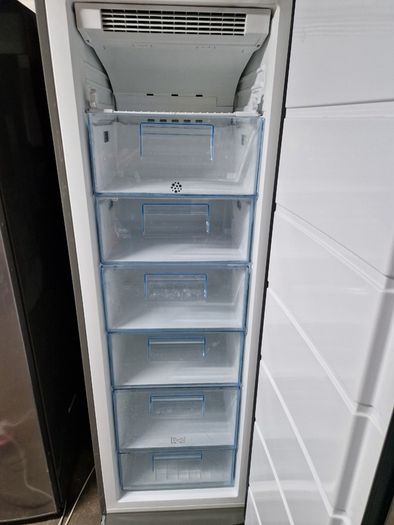 Eletrolux freezer