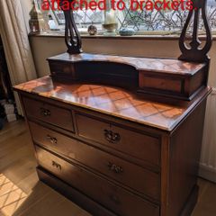 Free mahogany dressing table.  Love to see it up cycled.  Solid.