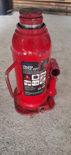 bottle jack
