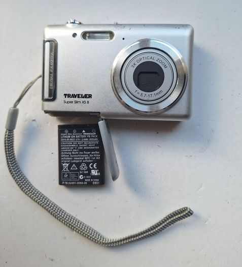 Traveler Super Slim digital camera