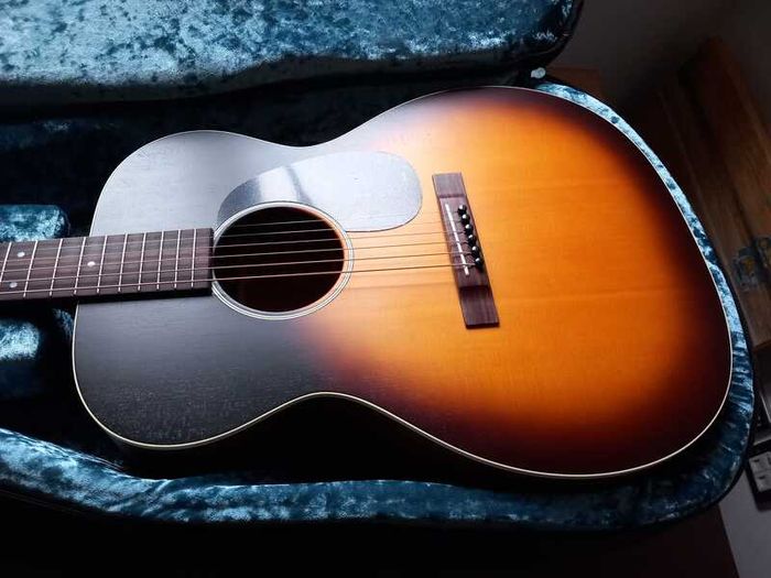 Martin 000-17