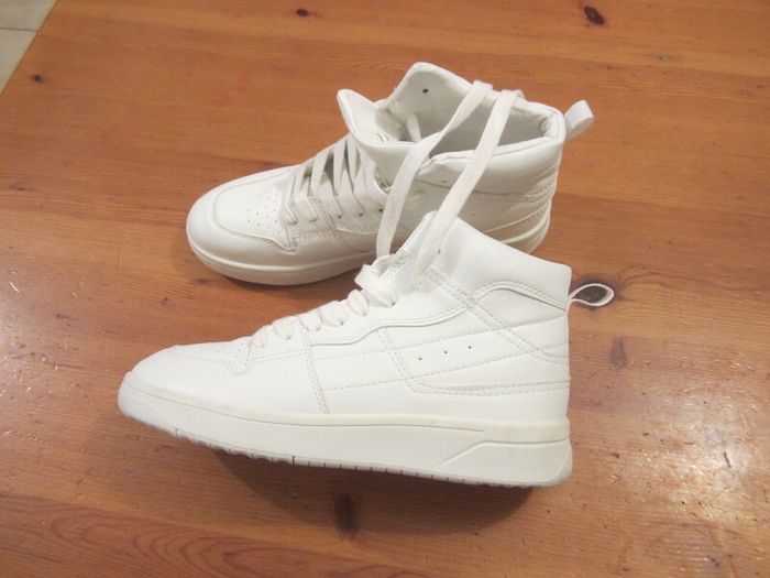 Pennys     size 4    NEW