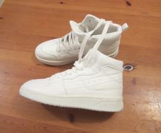 Pennys     size 4    NEW