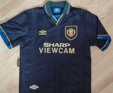 Authentic 1993-1995 Manchester United Away Shirt (Umbro)