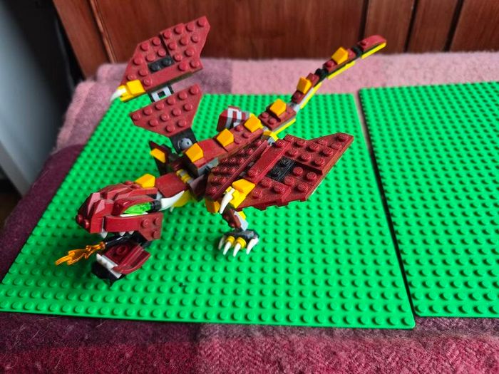 Lego Creator 3 in 1 Mythical Creatures 31073
