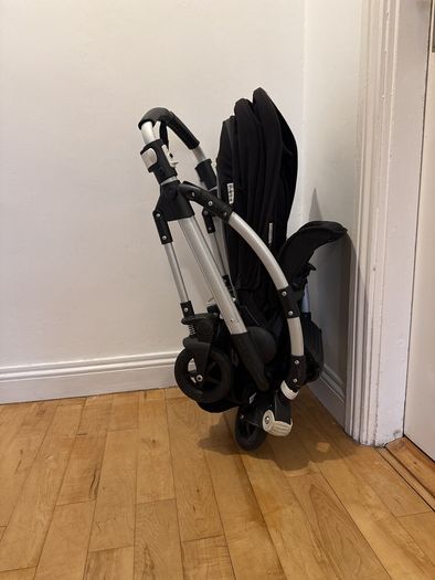 Bugaboo Bee 5 with newborn cocoon attachment, winter foot muff & rain cover