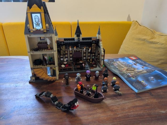Harry Potter lego castle & 10 figures