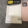 iPhone 15 Pro MagSafe Otterbox Image 4