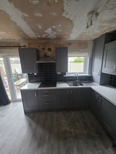 kitchen (L shape)