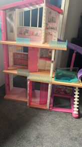 Barbie doll house