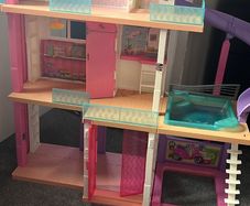Barbie doll house