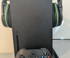 Xbox Series X 1TB Mega-Bundle (Premium Headset + 8 Game CoD & Battlefield Collection)
