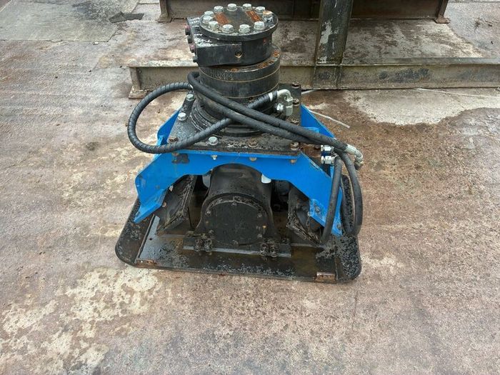 Plate compactor