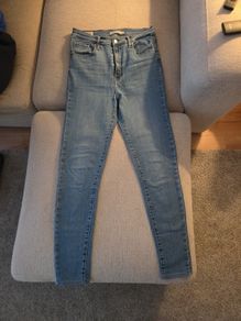 Levis Mile High Super Skinny / Size 29