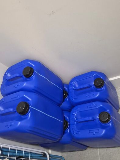 Water containers x 6