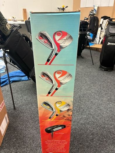 MK Lite Right Handed Kids Golf Set