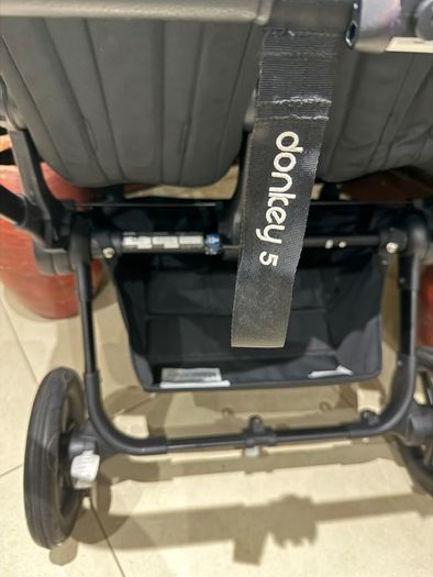 Bugaboo Donkey 5 in black or Forrest green