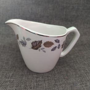 1974/76 Myott half pint jug,Springwood pattern