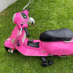 Vespa Scooter 7.2V Lithium Electric Ride On Pink