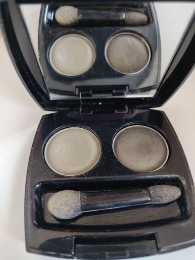 AVON Eyeshadow and blending brush