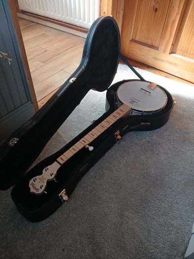 Immaculate condition Deering goodtime with Pick up  A/E 5 STRING BANJO