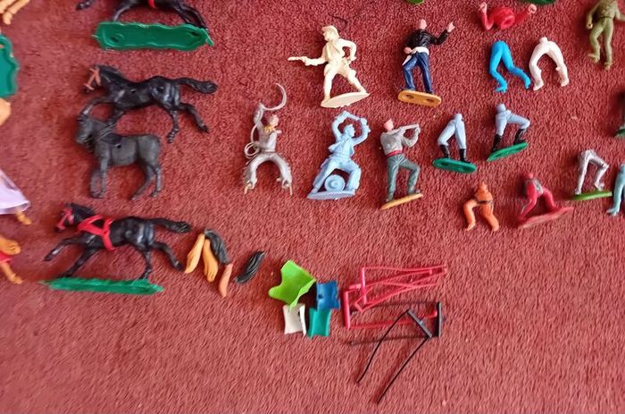 Timpo Cowboy & Indians Job Lot