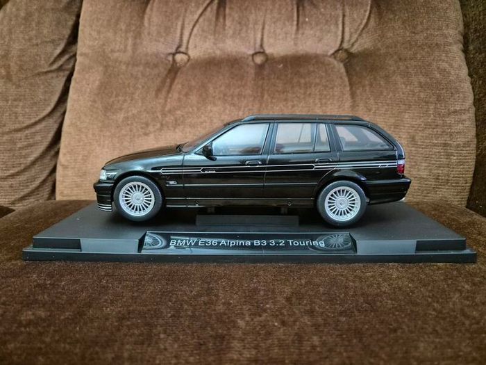 Alpina BMW 1:18 model car