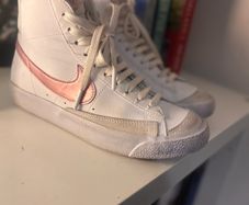 Nike Blazer 77 Mid - white and pink - size 4