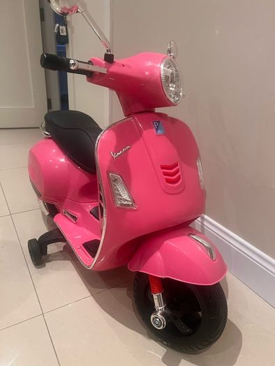 Kids electric Vespa scooter
