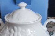 Wedgwood Strawberry and Vine