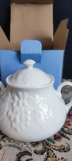 Wedgwood Strawberry and Vine