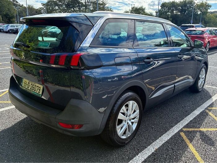 Peugeot 5008 Active 1.2 - 7 seats - Long NCT